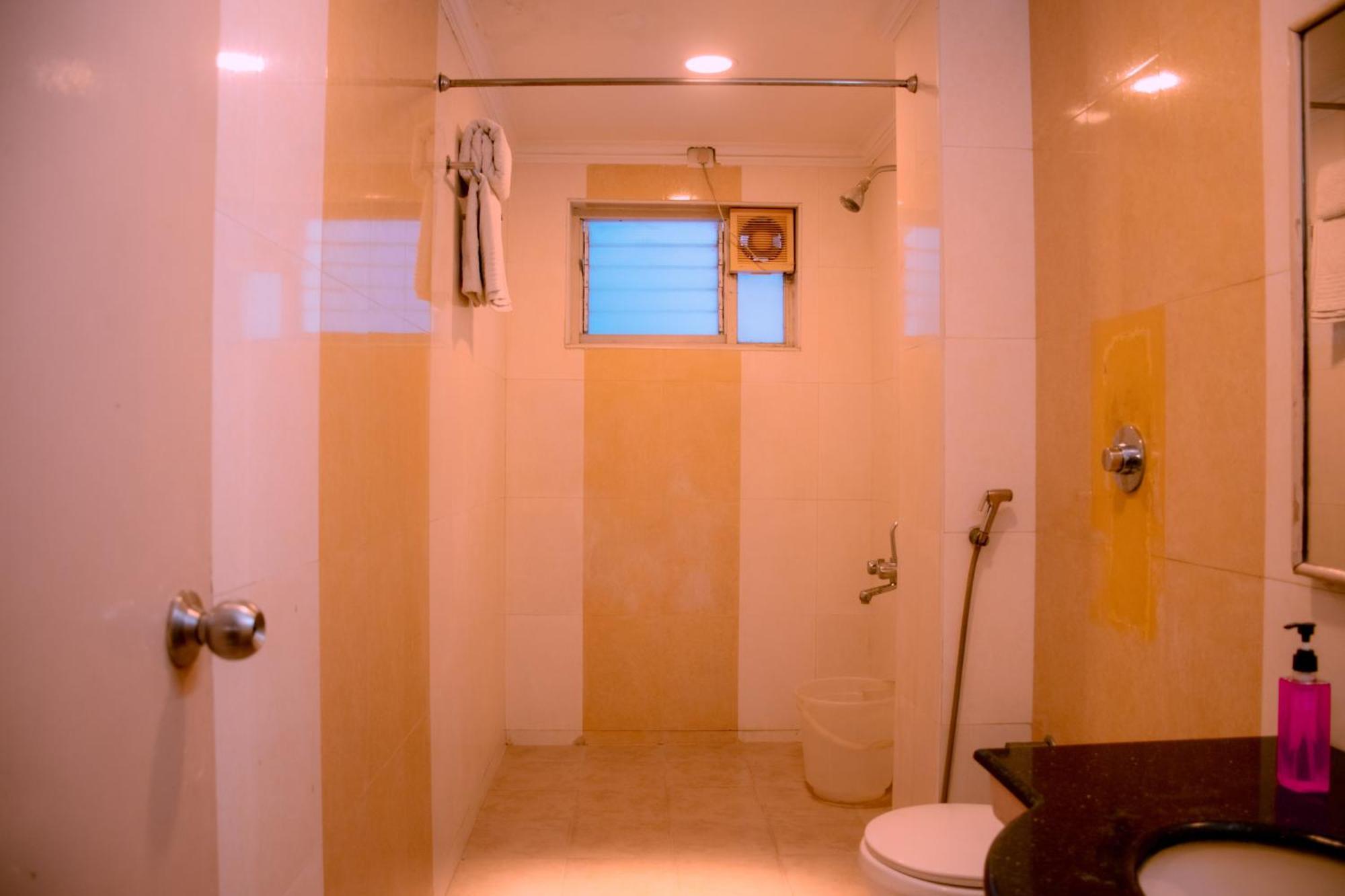 Naksha Tree Hotels - Mogappair Chennai Bagian luar foto