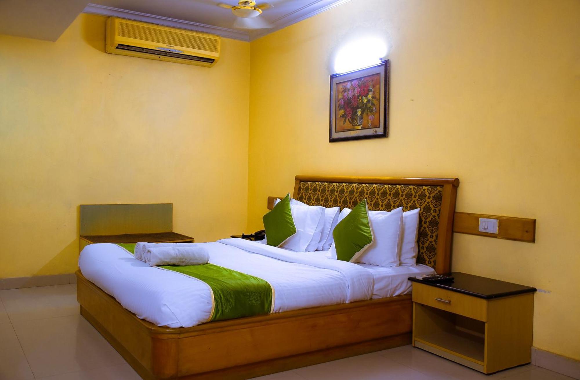 Naksha Tree Hotels - Mogappair Chennai Bagian luar foto