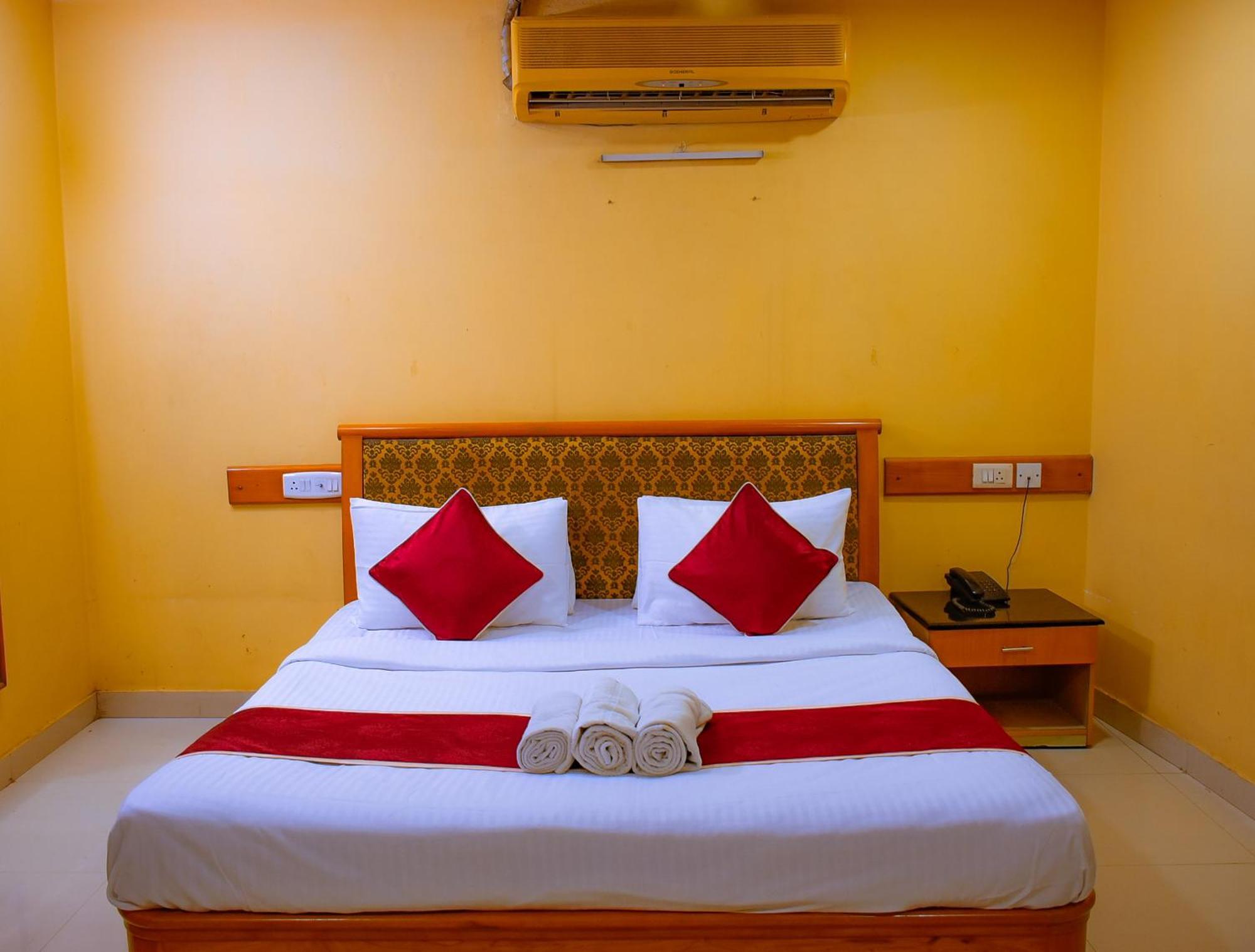Naksha Tree Hotels - Mogappair Chennai Bagian luar foto