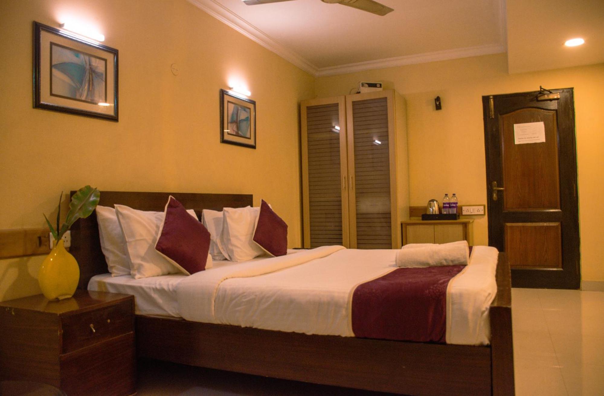 Naksha Tree Hotels - Mogappair Chennai Bagian luar foto