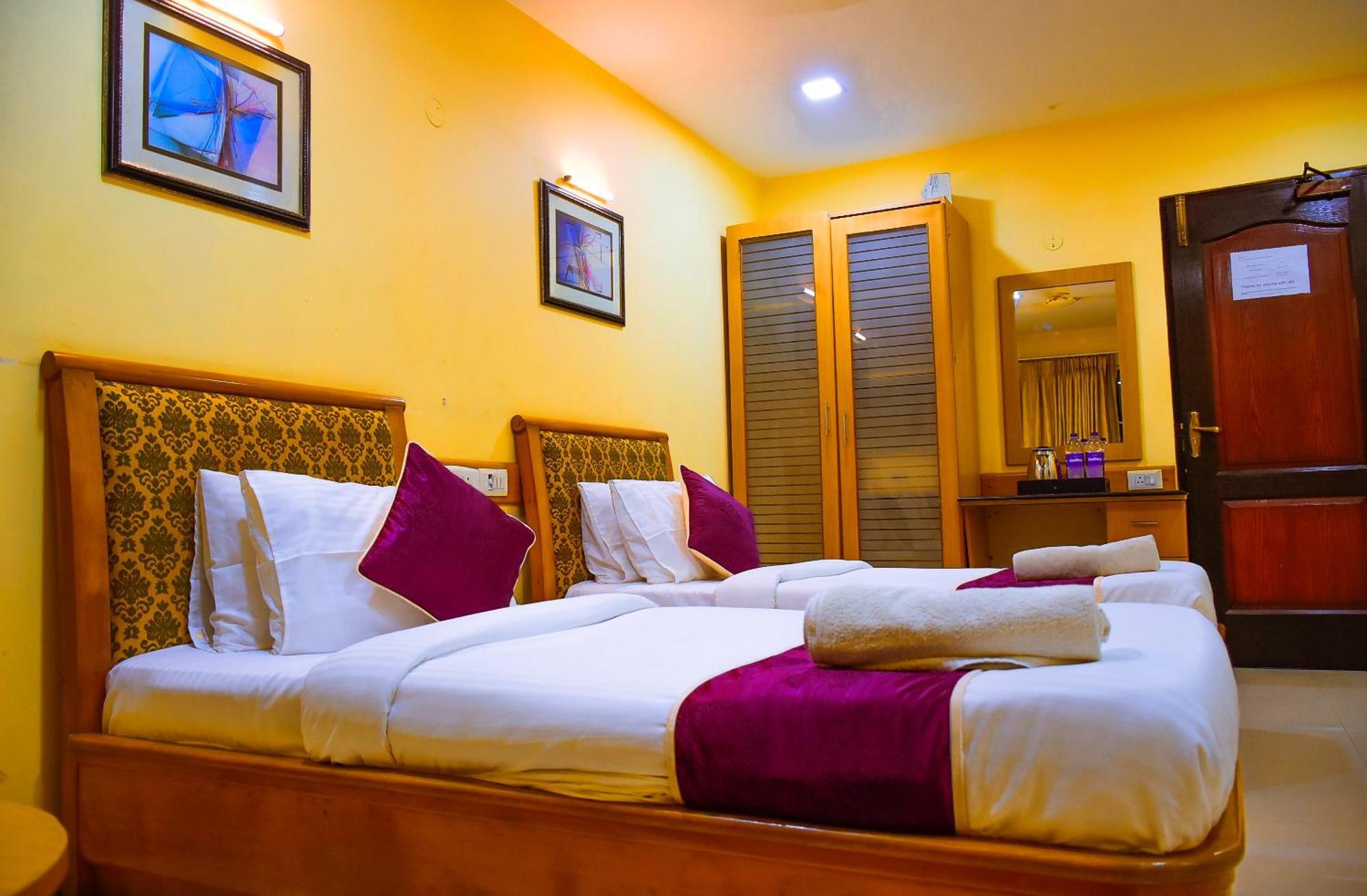 Naksha Tree Hotels - Mogappair Chennai Bagian luar foto