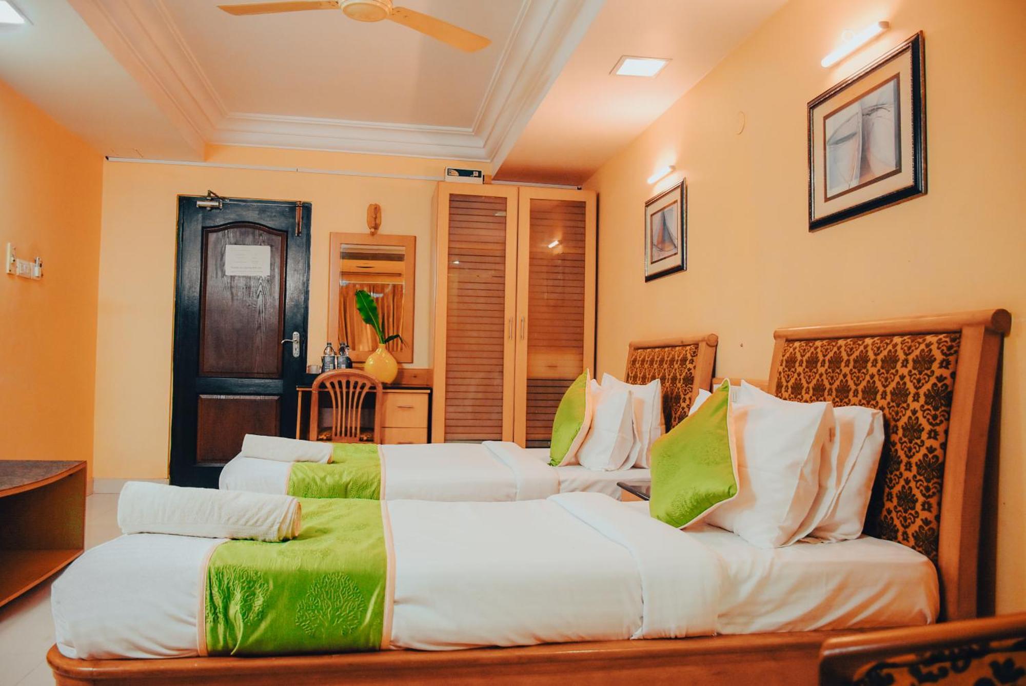 Naksha Tree Hotels - Mogappair Chennai Bagian luar foto
